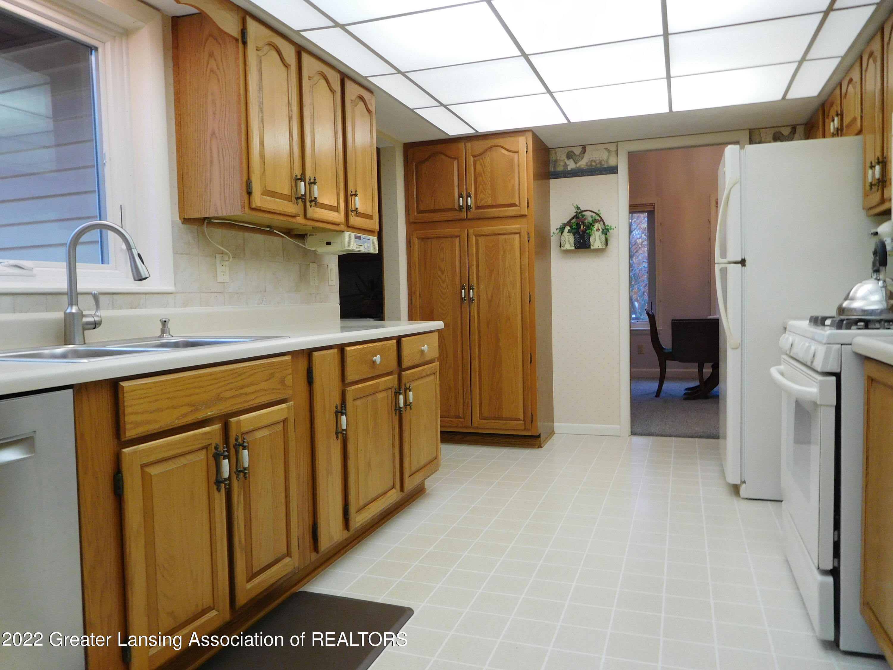 880 Stillman Road Mason, MI 48854 - Photo 31 of 75 DSCN5097