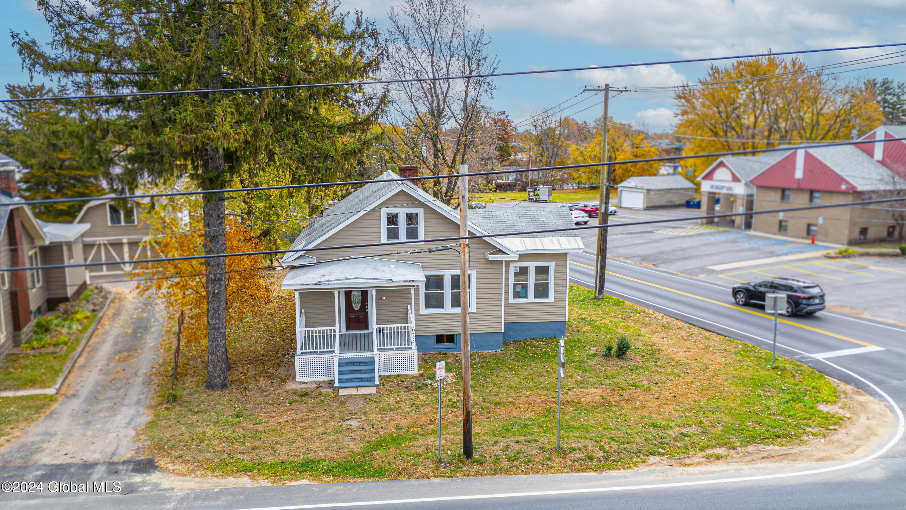 623 Curry Road Rotterdam, NY 12306 - Photo 4 of 30 DJI_20241104133015_0062_D-Enhanced-NR