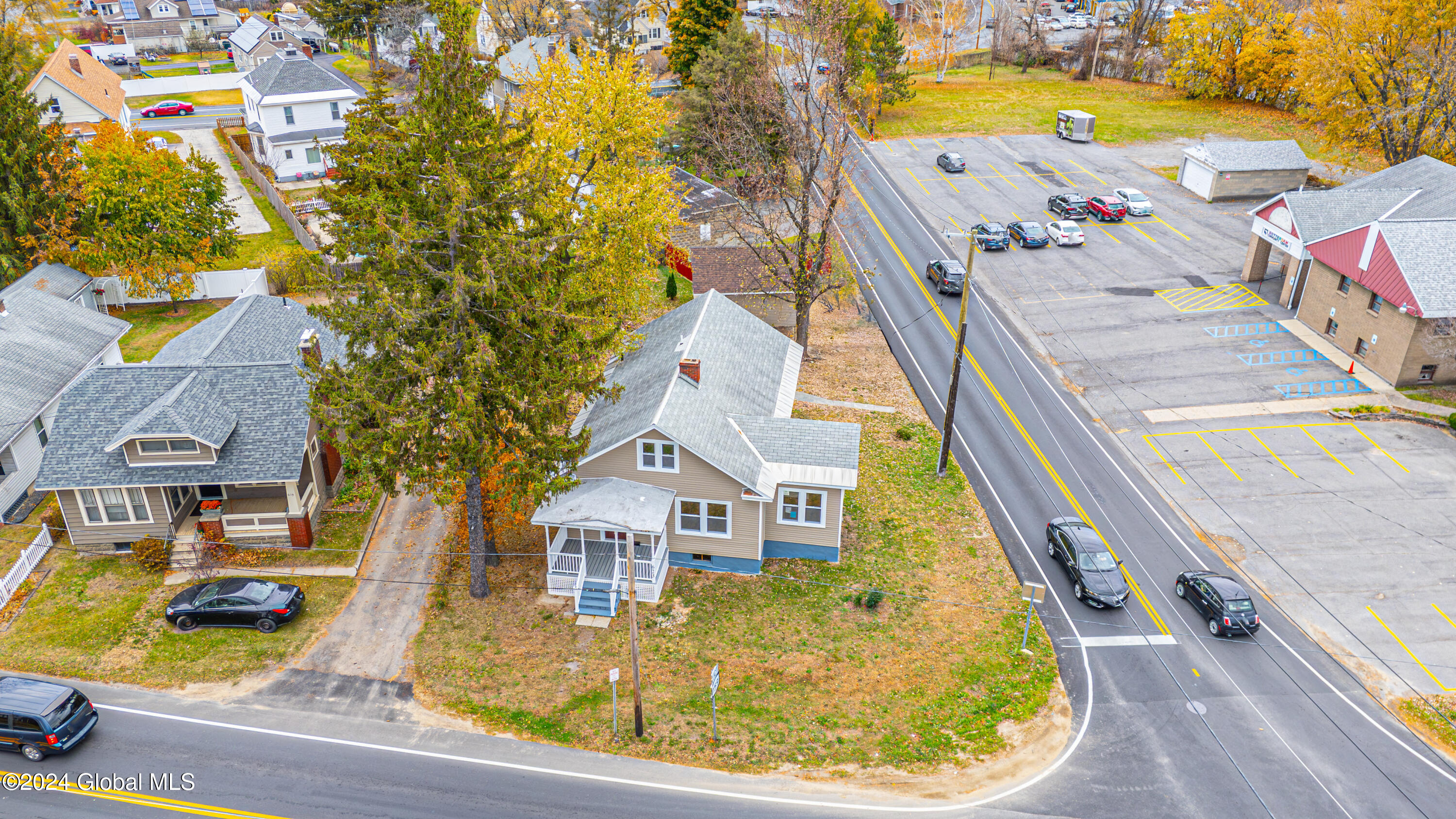 623 Curry Road Rotterdam, NY 12306 - Photo 8 of 30 DJI_20241104132334_0016_D-Enhanced-NR