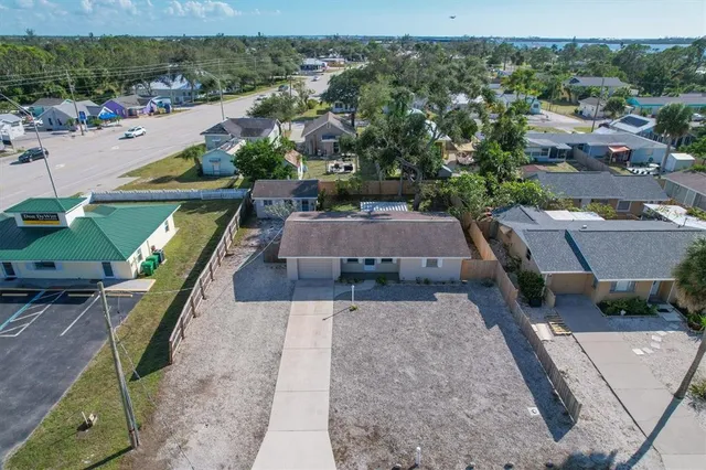 $349,900 | 25 1st Avenue, Englewood, FL 34223