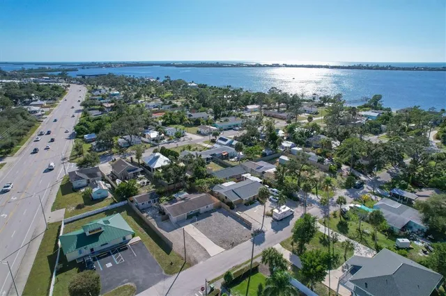 $349,900 | 25 1st Avenue, Englewood, FL 34223