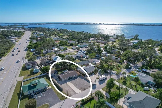 $349,900 | 25 1st Avenue, Englewood, FL 34223