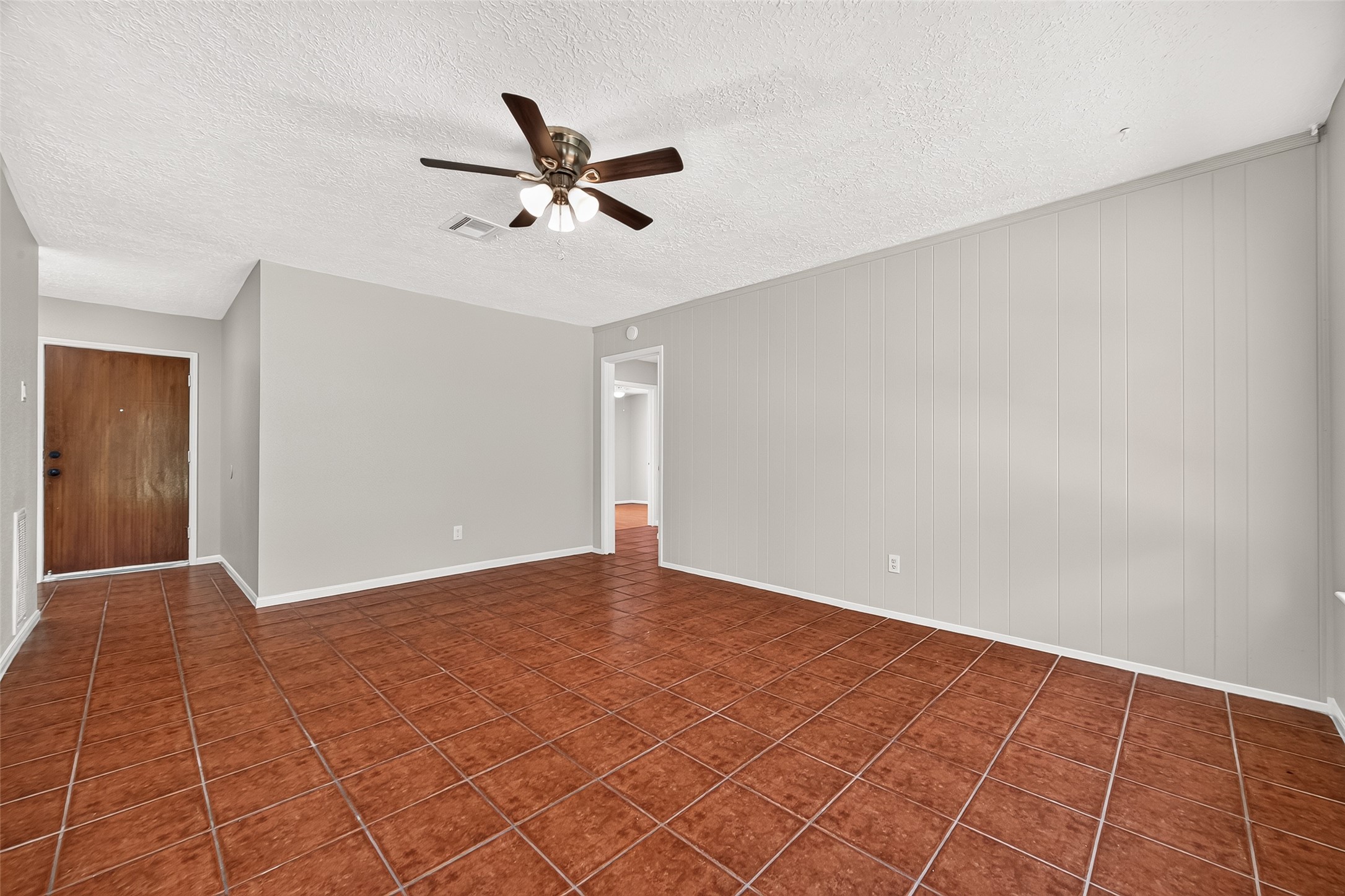 5319 Ridge Turn Drive Houston, TX 77053 - Photo 9 of 38