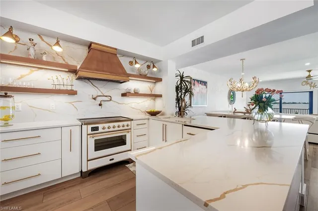 $1,199,000 | 601 La Peninsula Boulevard, Unit 601, Naples, FL 34113