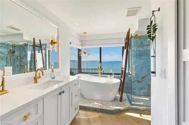 $1,199,000 | 601 La Peninsula Boulevard, Unit 601, Naples, FL 34113