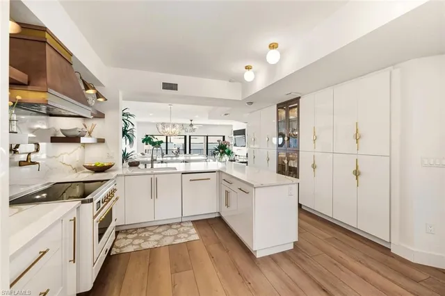 $1,199,000 | 601 La Peninsula Boulevard, Unit 601, Naples, FL 34113