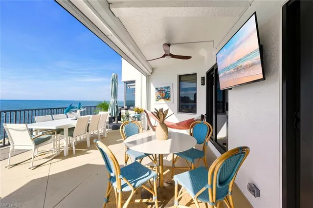 $1,199,000 | 601 La Peninsula Boulevard, Unit 601, Naples, FL 34113