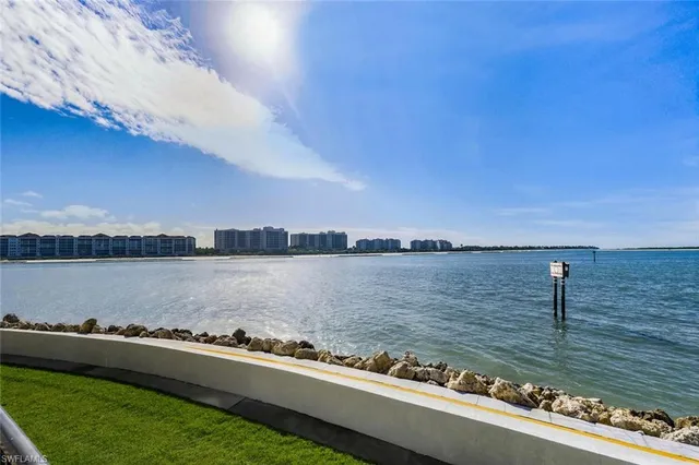 $1,199,000 | 601 La Peninsula Boulevard, Unit 601, Naples, FL 34113