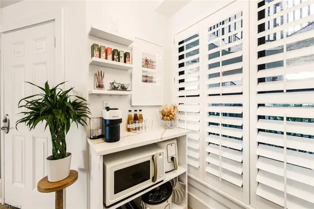 $1,199,000 | 601 La Peninsula Boulevard, Unit 601, Naples, FL 34113