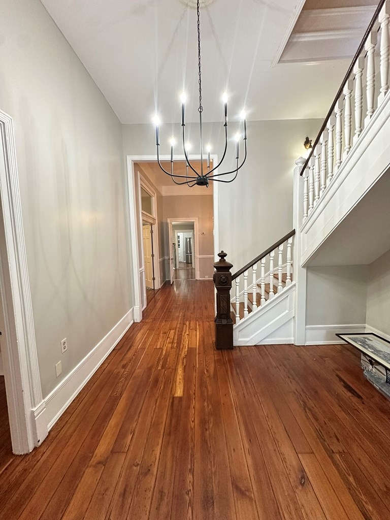 800 2nd Avenue Columbus, GA 31901 - Photo 4 of 30 Entry foyer
