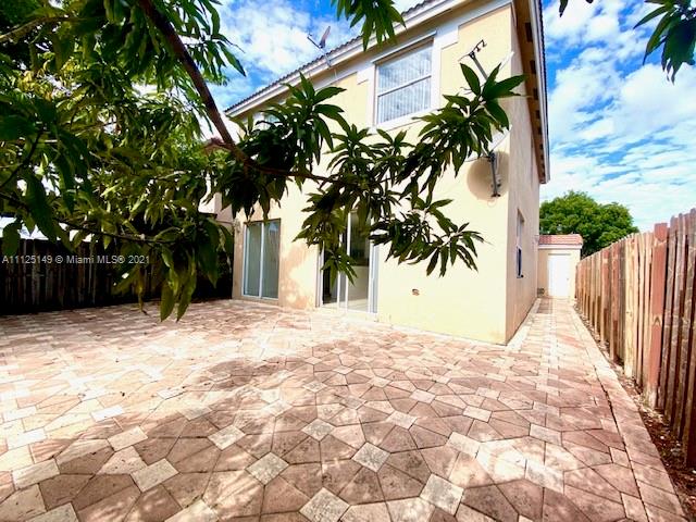 15368 Southwest 25th Terrace Miami, FL 33185 - Photo 27 of 30 a view of a backyard of the house