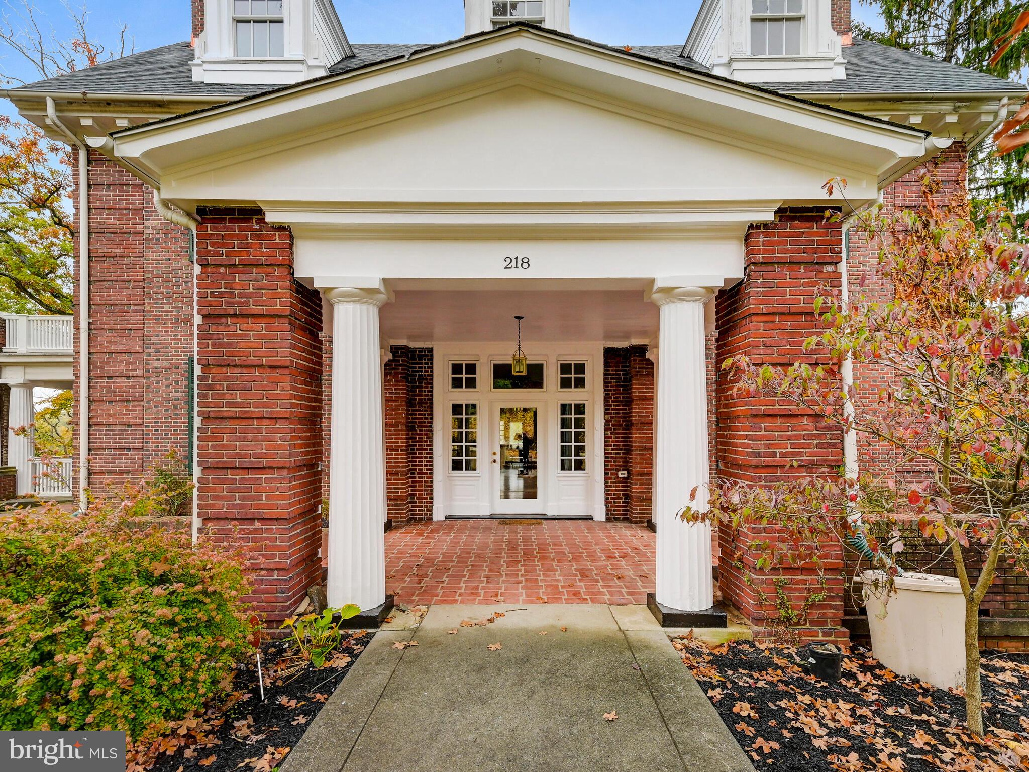 218 Ridgewood Road Baltimore, MD 21210 - Photo 3 of 79