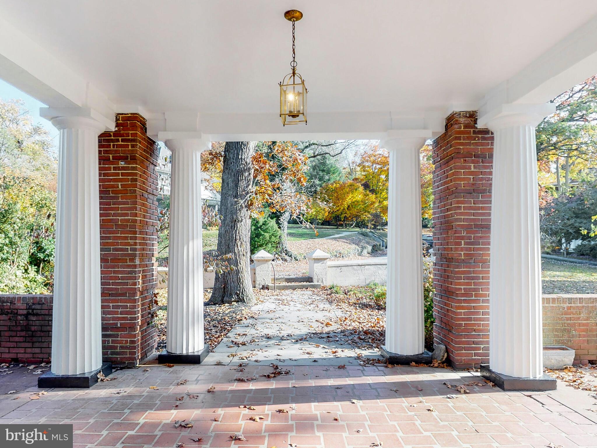 218 Ridgewood Road Baltimore, MD 21210 - Photo 4 of 79