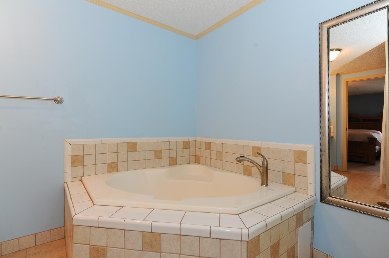 906 South Shiloh Road Seymour, TN 37865 - Photo 20 of 32 Separate soaking tub