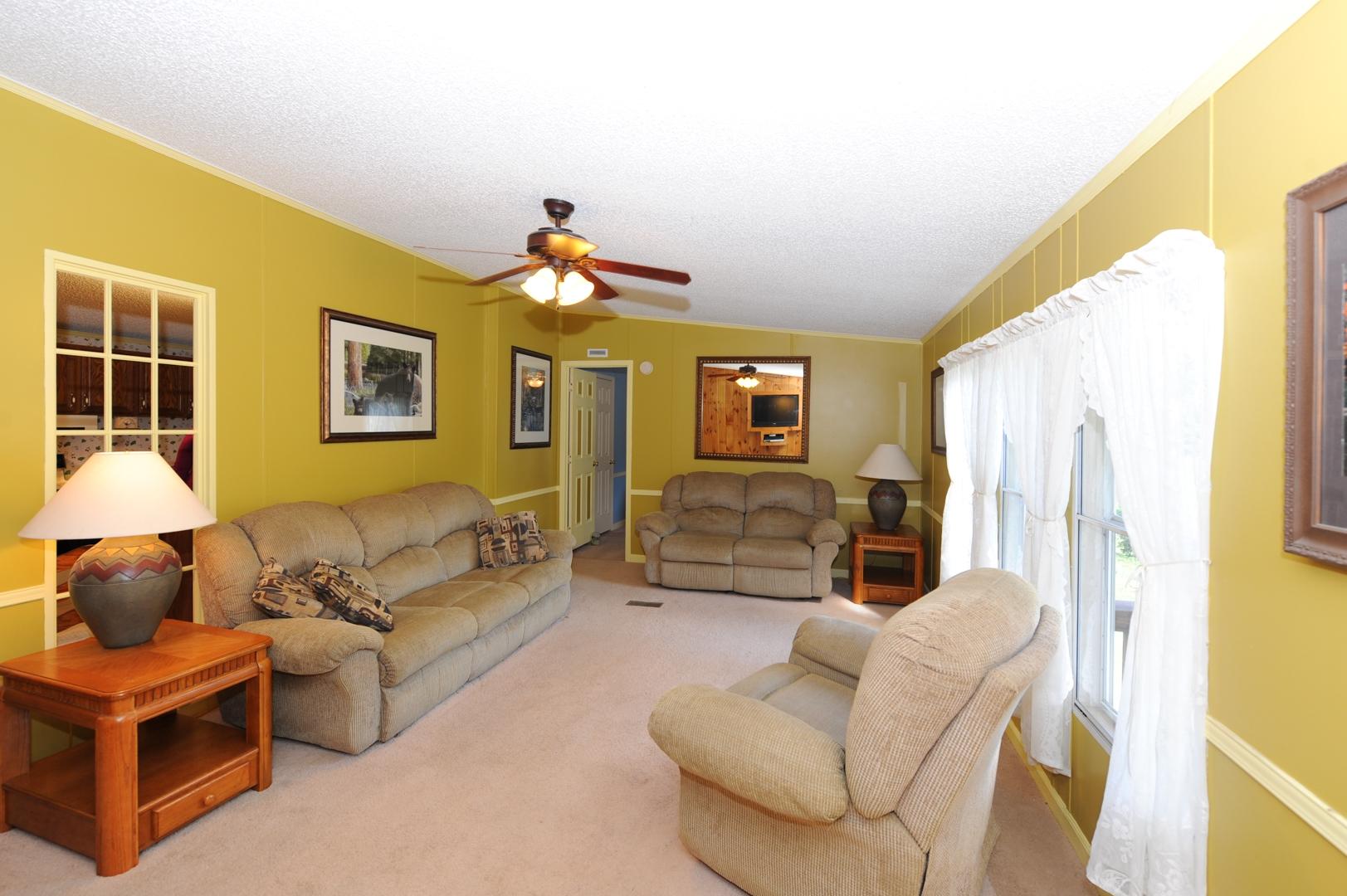 906 South Shiloh Road Seymour, TN 37865 - Photo 21 of 32 Family Room