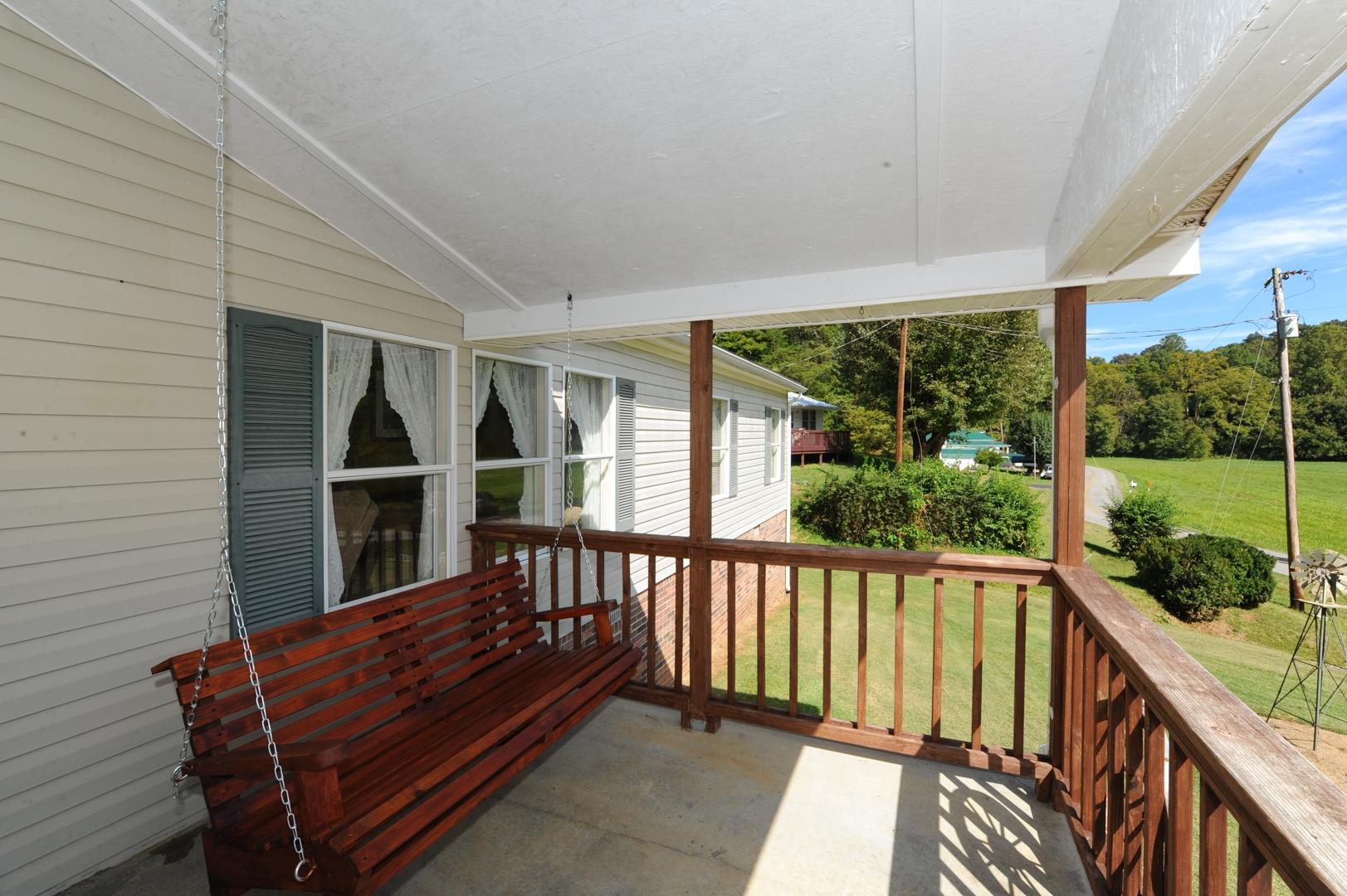906 South Shiloh Road Seymour, TN 37865 - Photo 29 of 32 Country Porch