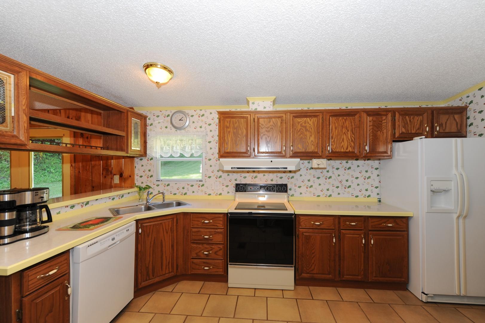 906 South Shiloh Road Seymour, TN 37865 - Photo 6 of 32 Refrigerator stays