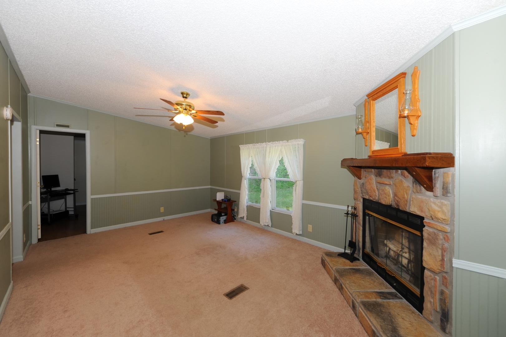 906 South Shiloh Road Seymour, TN 37865 - Photo 10 of 32 Two large living areas