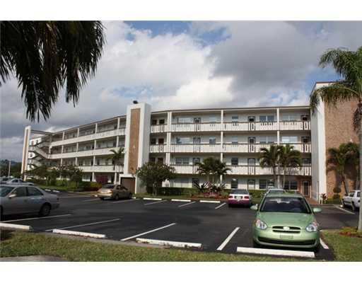3015 Hythe A, Unit 3015 Boca Raton, FL 33434 - Photo 1 of 9 Primary Photo