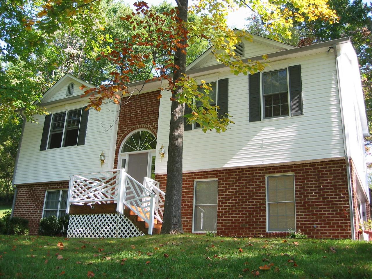 1115 Longview Road Roanoke, VA 24018 - Photo 1 of 1 List photo