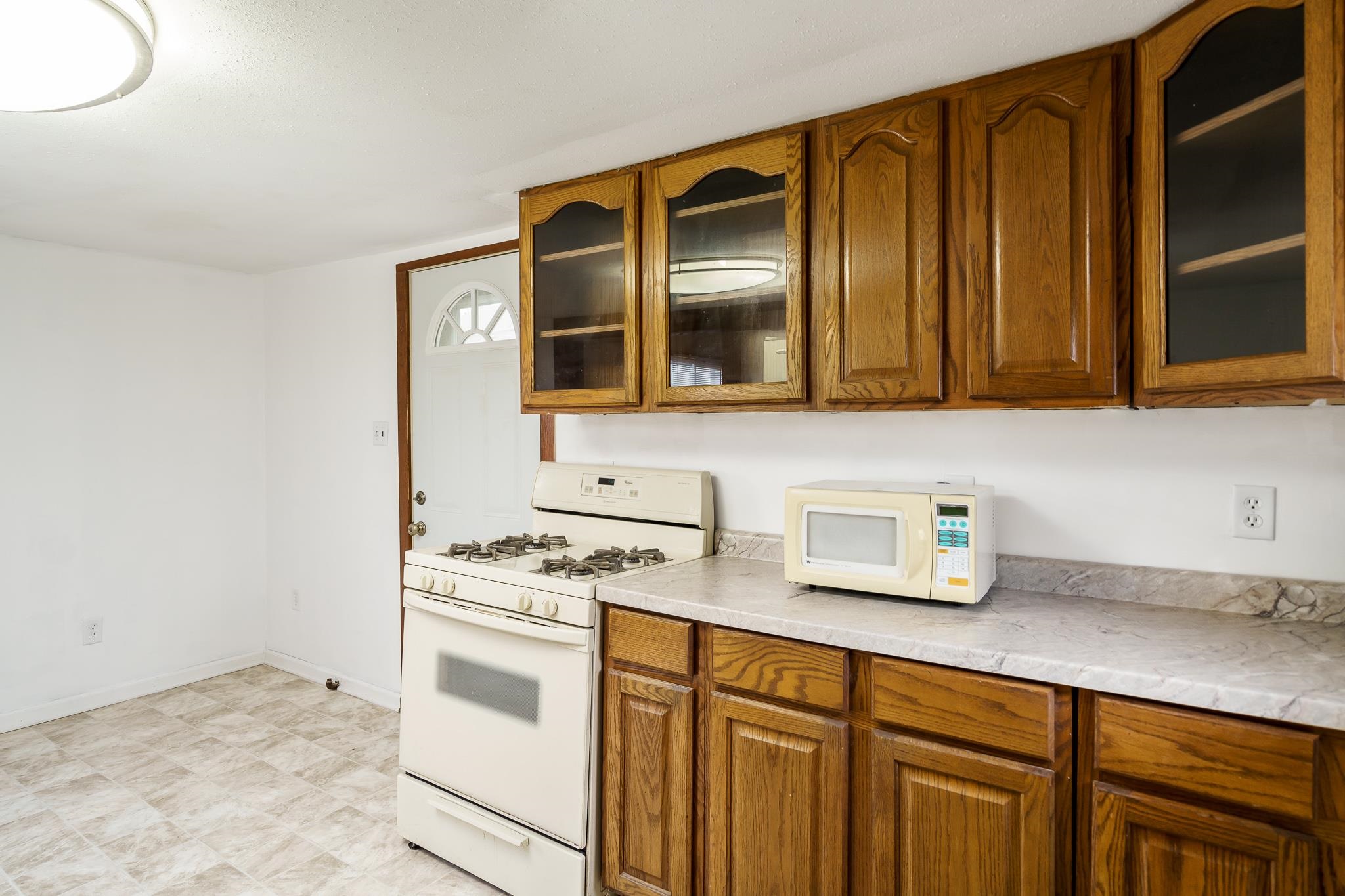 526 Sawyer Road Rockford, IL 61109 - Photo 6 of 25 Gallery Image 6