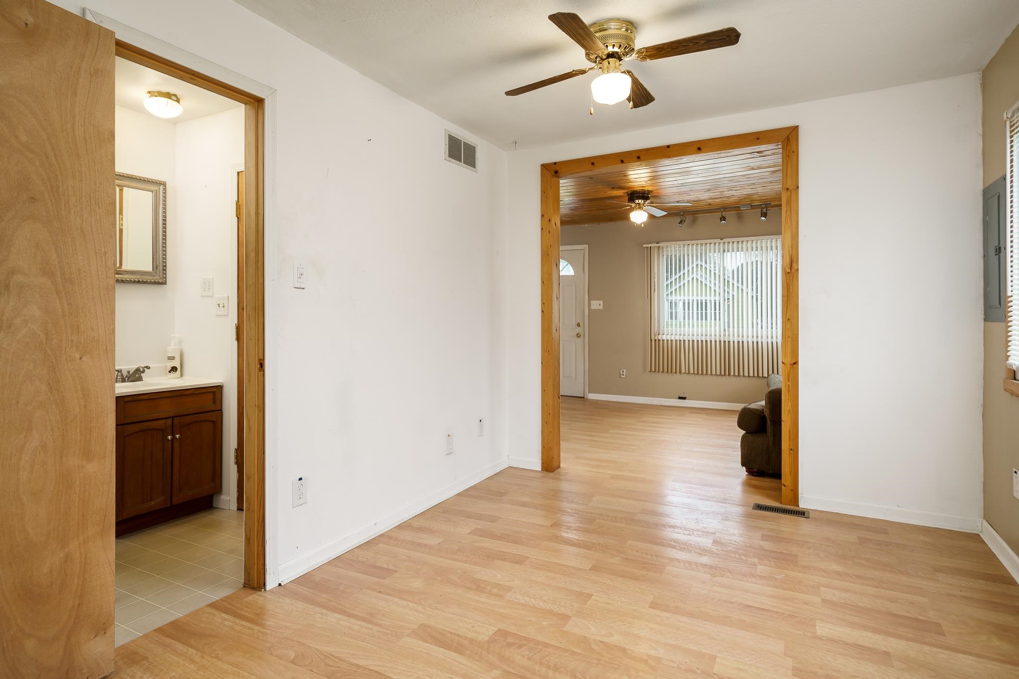 526 Sawyer Road Rockford, IL 61109 - Photo 10 of 25 Gallery Image 10