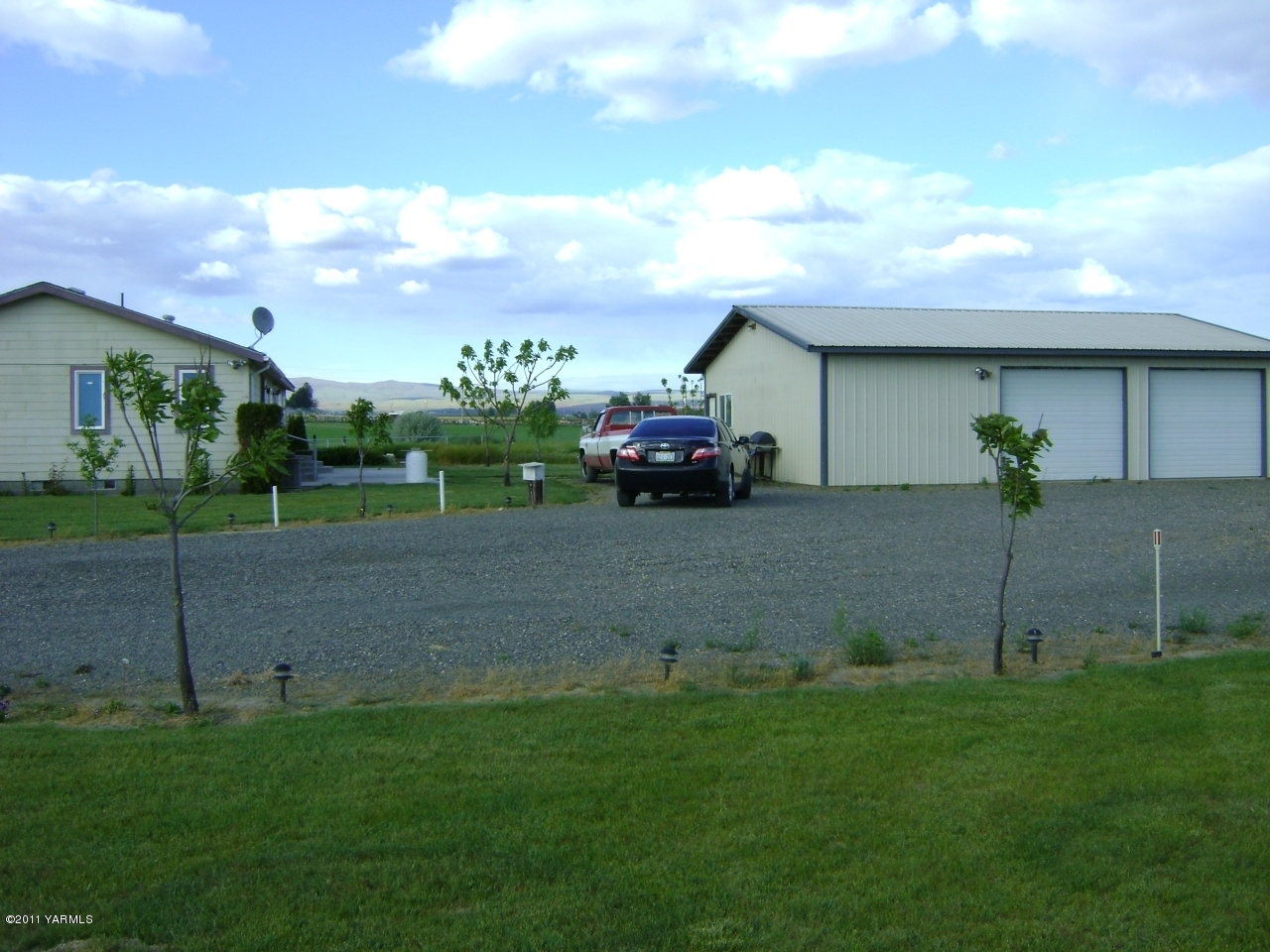 1191 Braden Road Grandview, WA 98930 - Photo 4 of 12 1191 braden rd 010