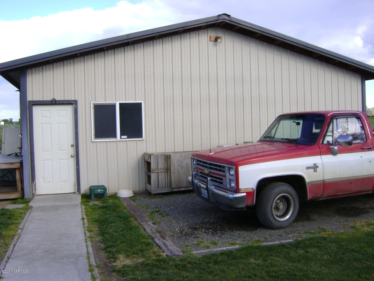 1191 Braden Road Grandview, WA 98930 - Photo 5 of 12 1191 braden rd 001