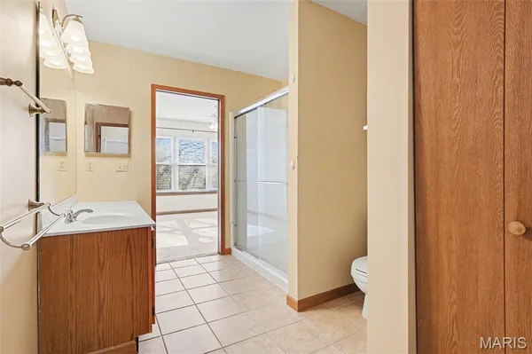 $215,000 | 706 Woodside Trails Drive, Unit B, Ballwin, MO 63021