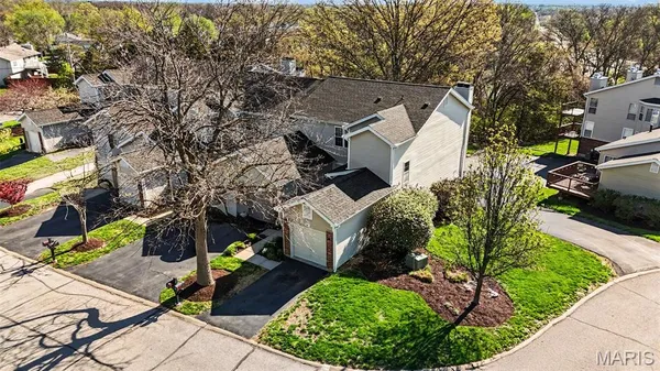 $215,000 | 706 Woodside Trails Drive, Unit B, Ballwin, MO 63021