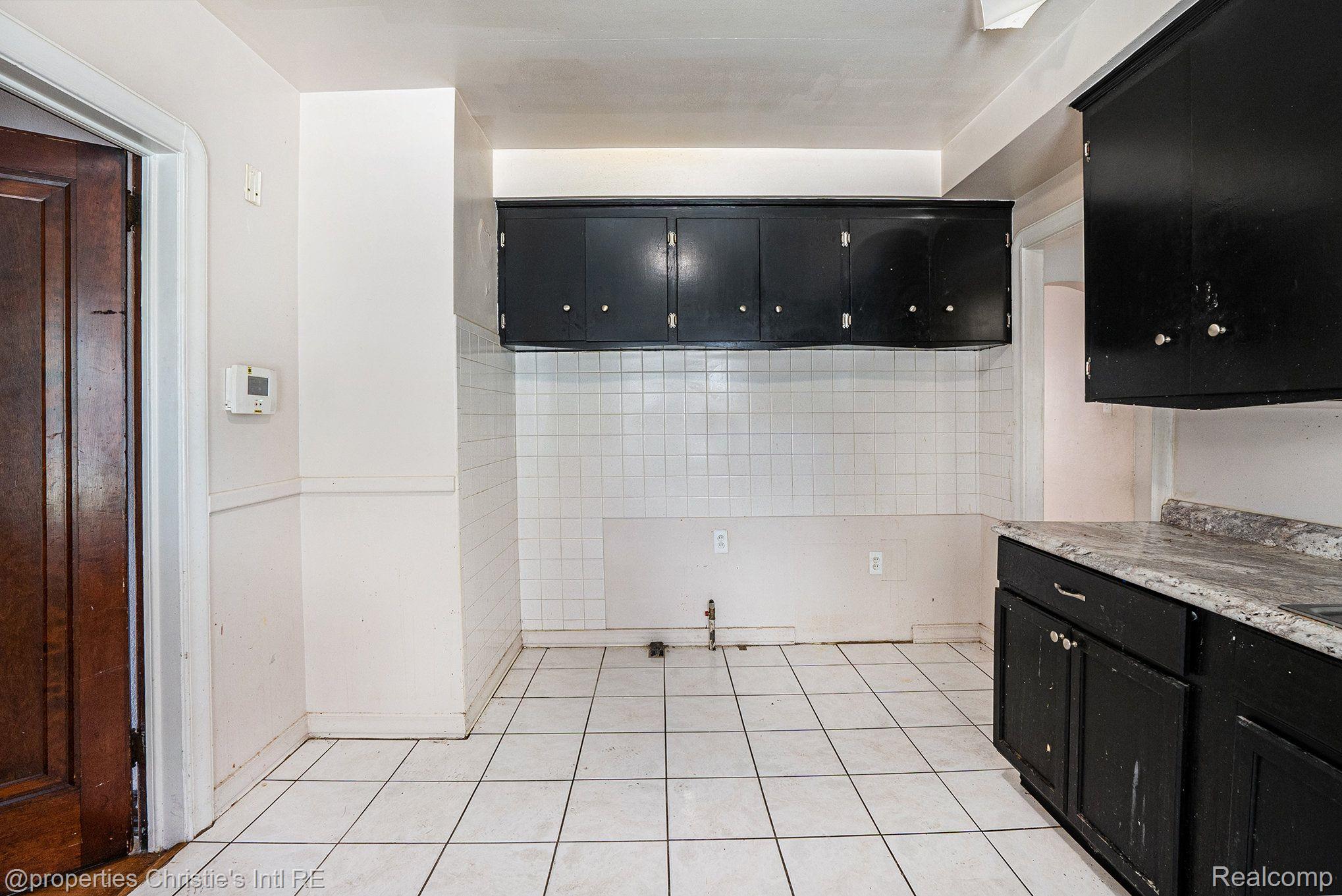 5115 Yorkshire Road Detroit, MI 48224 - Photo 8 of 16 Gallery Image 8