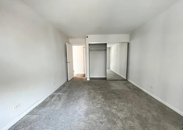 $2,475 | 33 West Delaware Place, Unit 10D, Chicago, IL 60610