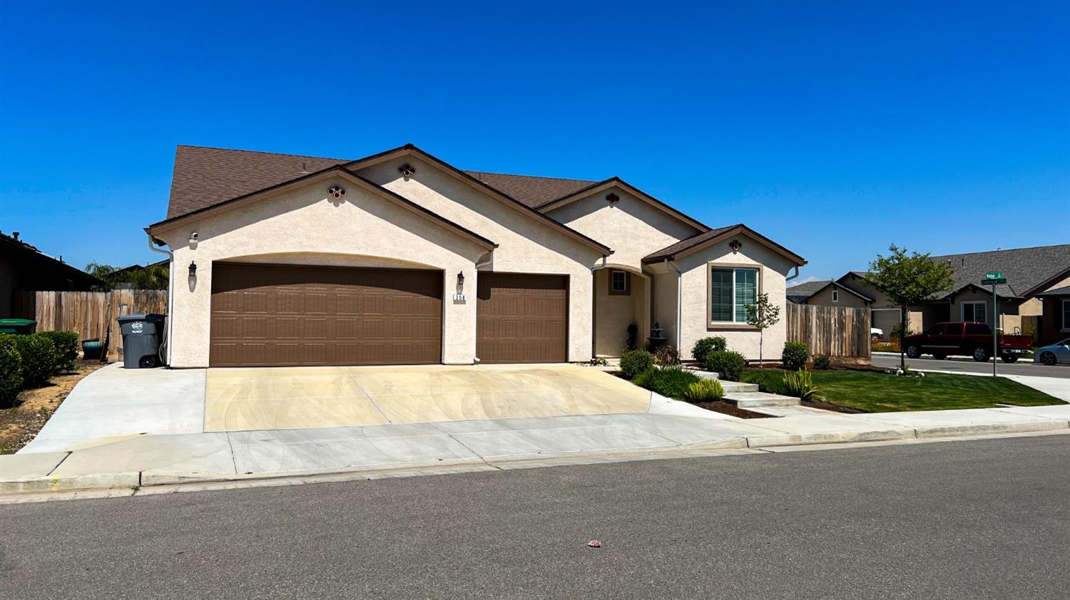 358 Rebel Street Reedley, CA 93654 - Photo 2 of 33