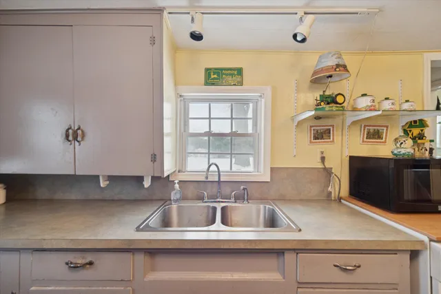 $165,000 | 3493 East Michigan Avenue, Jackson, MI 49203