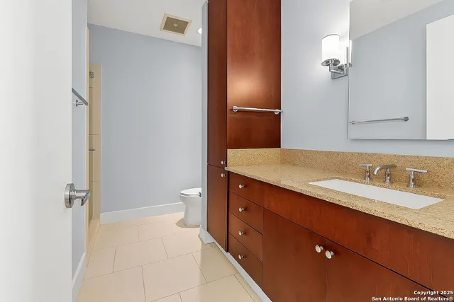 $579,000 | 610 East Market Street, Unit 2811, San Antonio, TX 78205