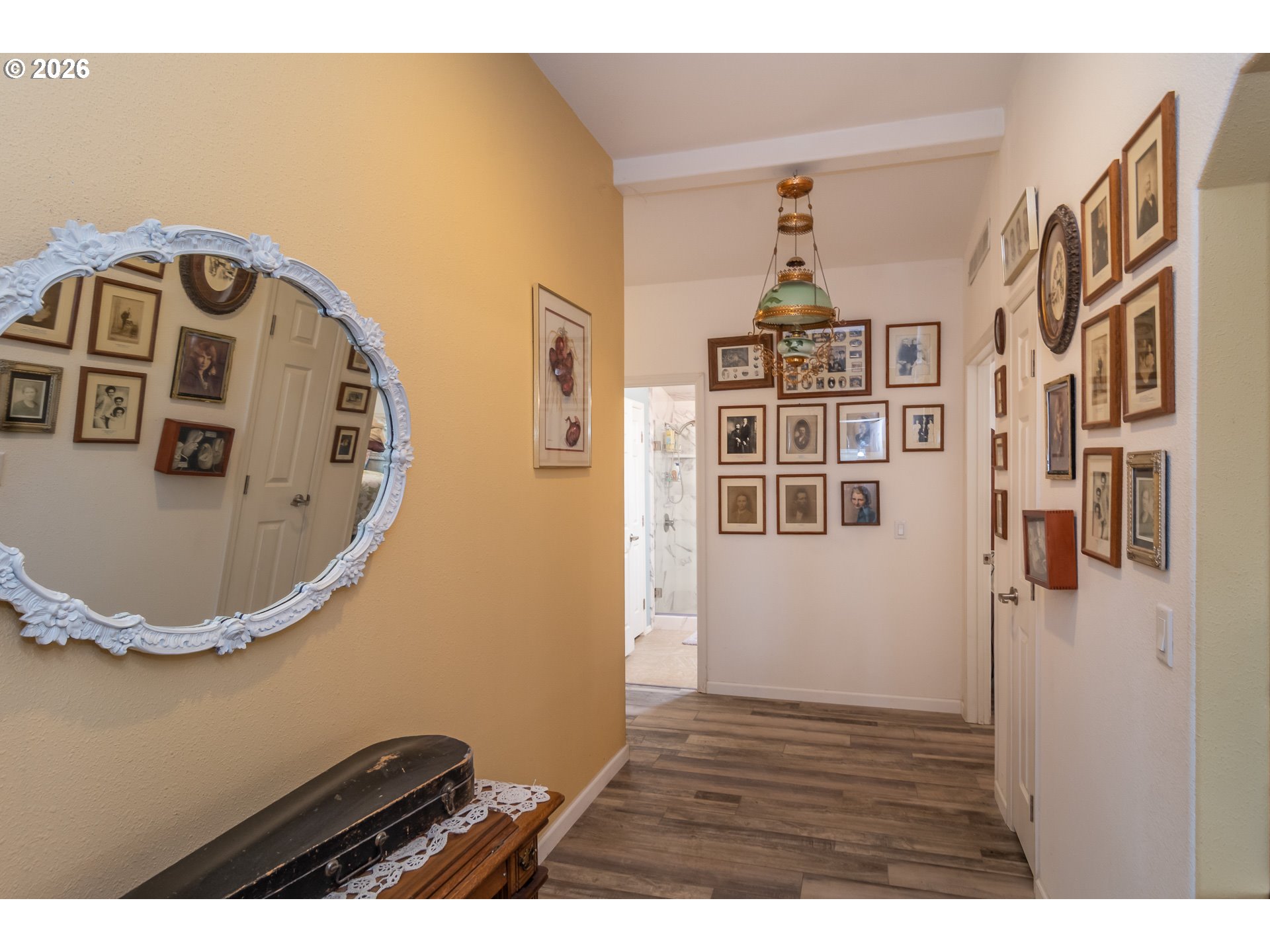 562 Valley Road Roseburg, OR 97471 - Photo 20 of 48 Hallway
