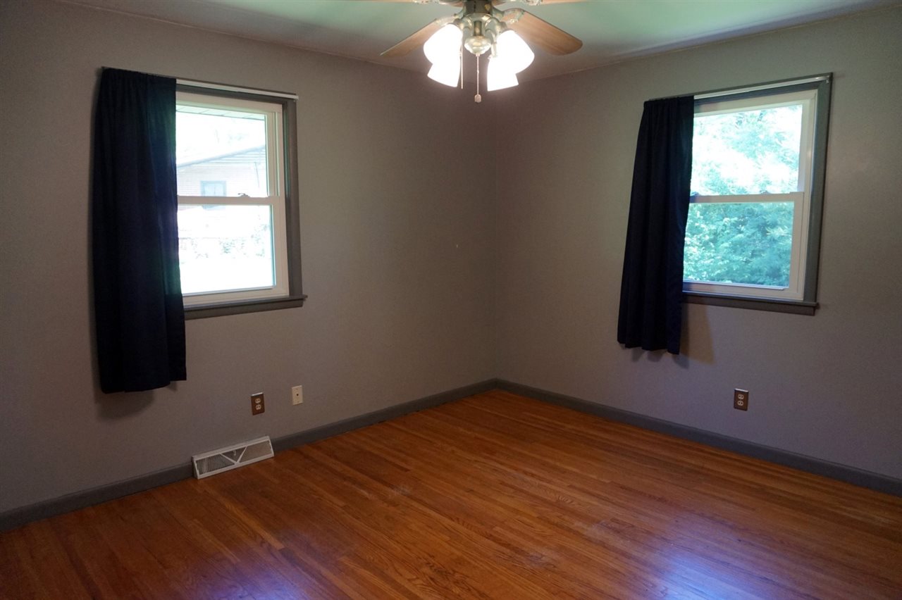 1546 Outer Lake Road Princeton, IN 47670 - Photo 10 of 23 Gallery Image 10