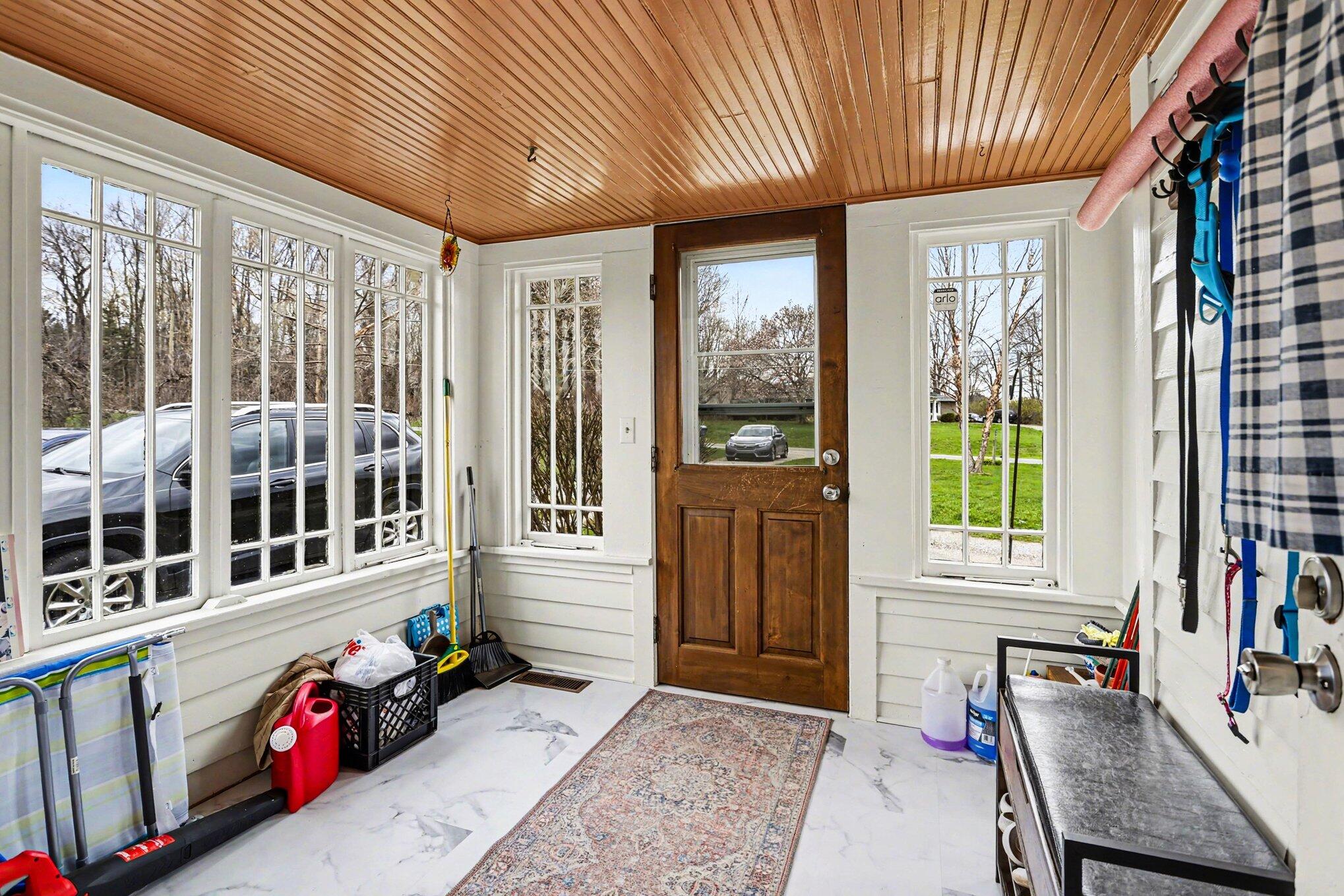 8263 South Scottdale Road Berrien Springs, MI 49103 - Photo 12 of 33 Entryway