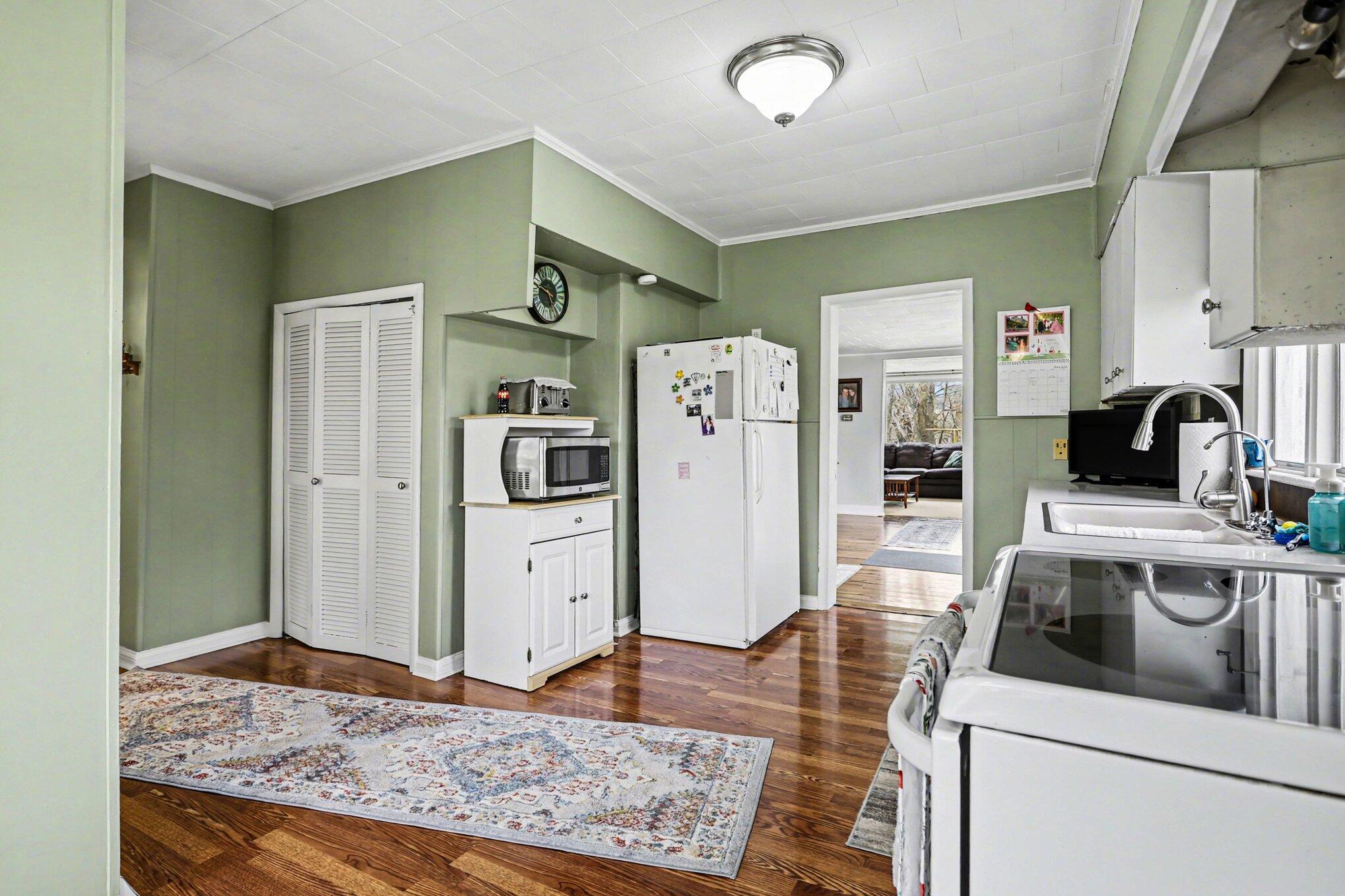 8263 South Scottdale Road Berrien Springs, MI 49103 - Photo 15 of 33 Kitchen