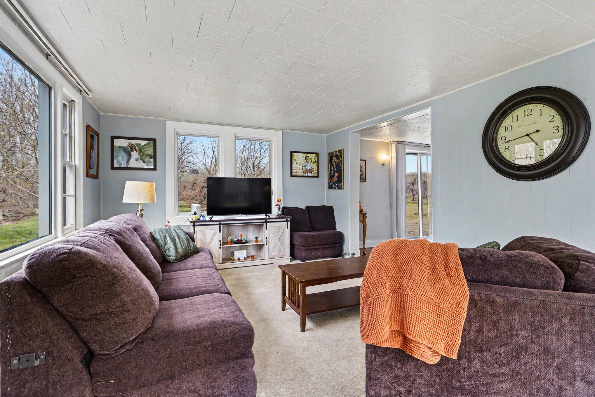 8263 South Scottdale Road Berrien Springs, MI 49103 - Photo 22 of 33 Living Room