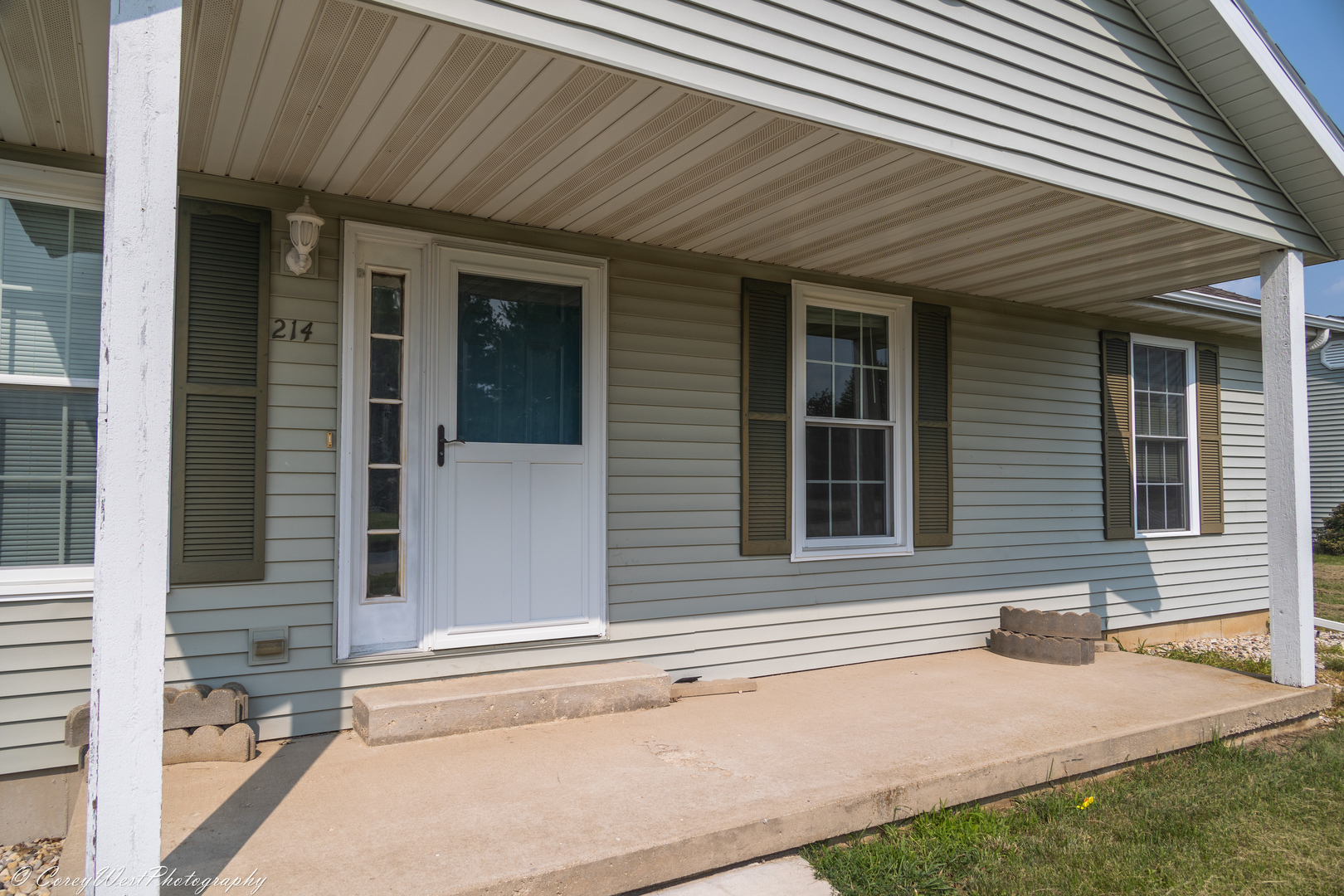 214 Windmill Drive Rochelle, IL 61068 - Photo 3 of 34