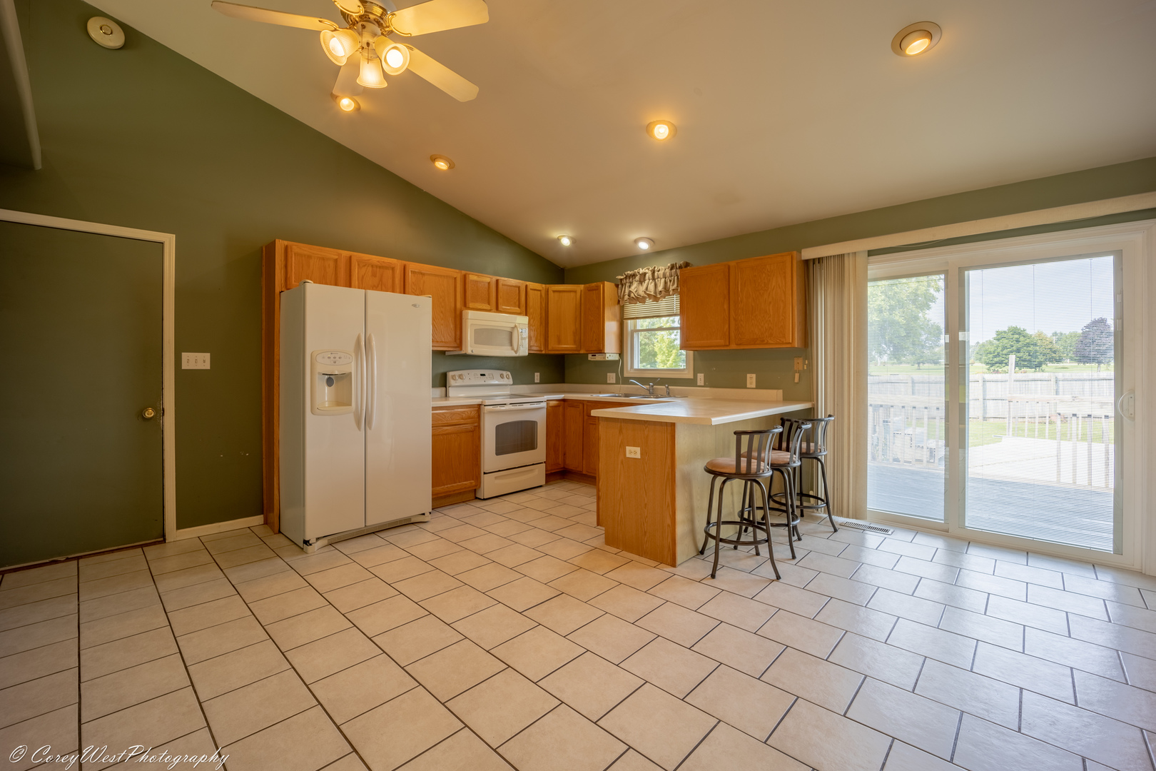 214 Windmill Drive Rochelle, IL 61068 - Photo 8 of 34