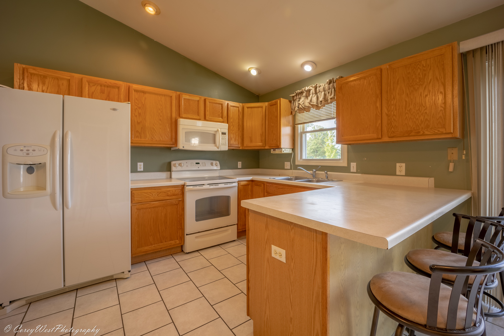 214 Windmill Drive Rochelle, IL 61068 - Photo 9 of 34