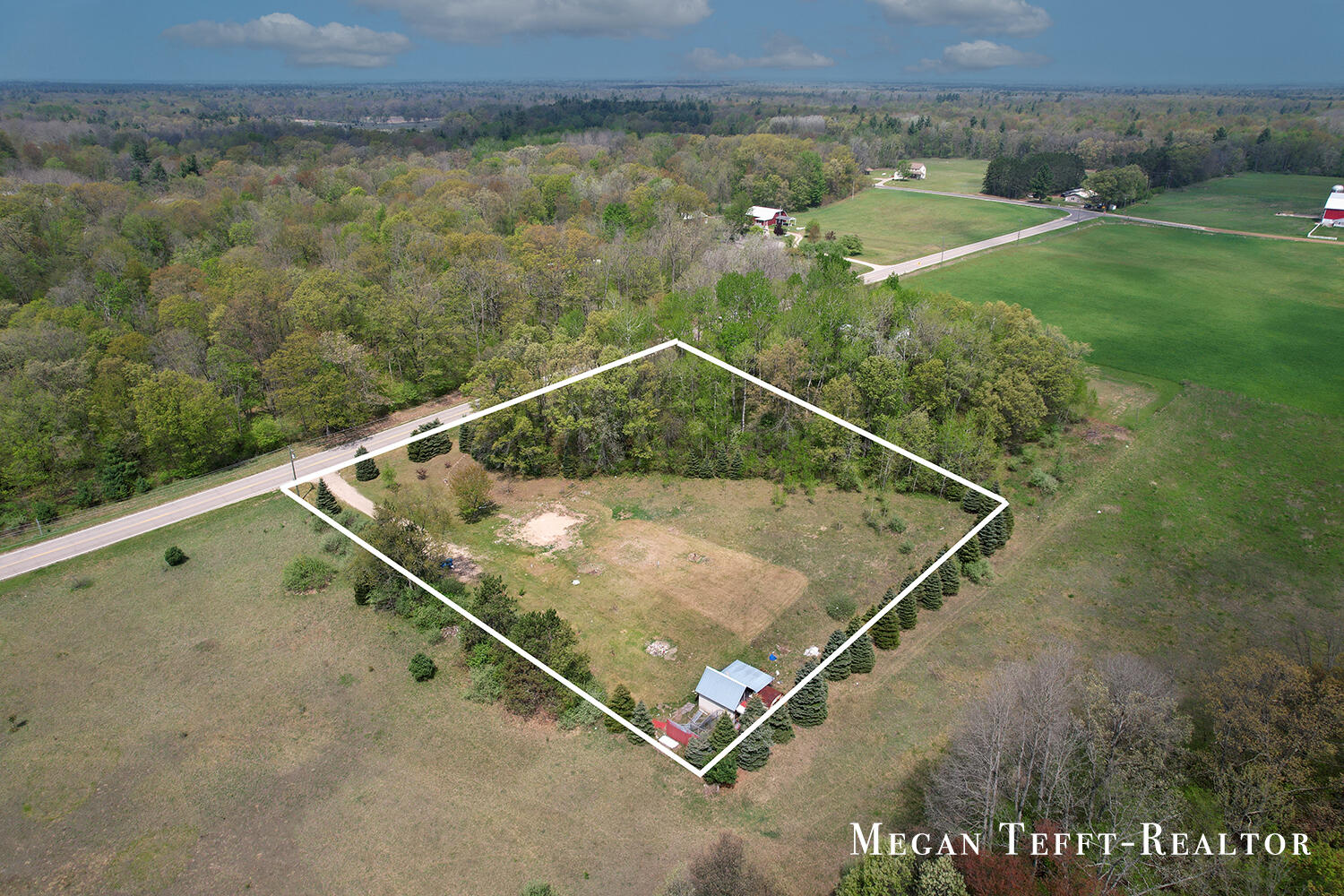 10770 Long Road Howard City, MI 49329 - Photo 5 of 5 DJI_0132copy