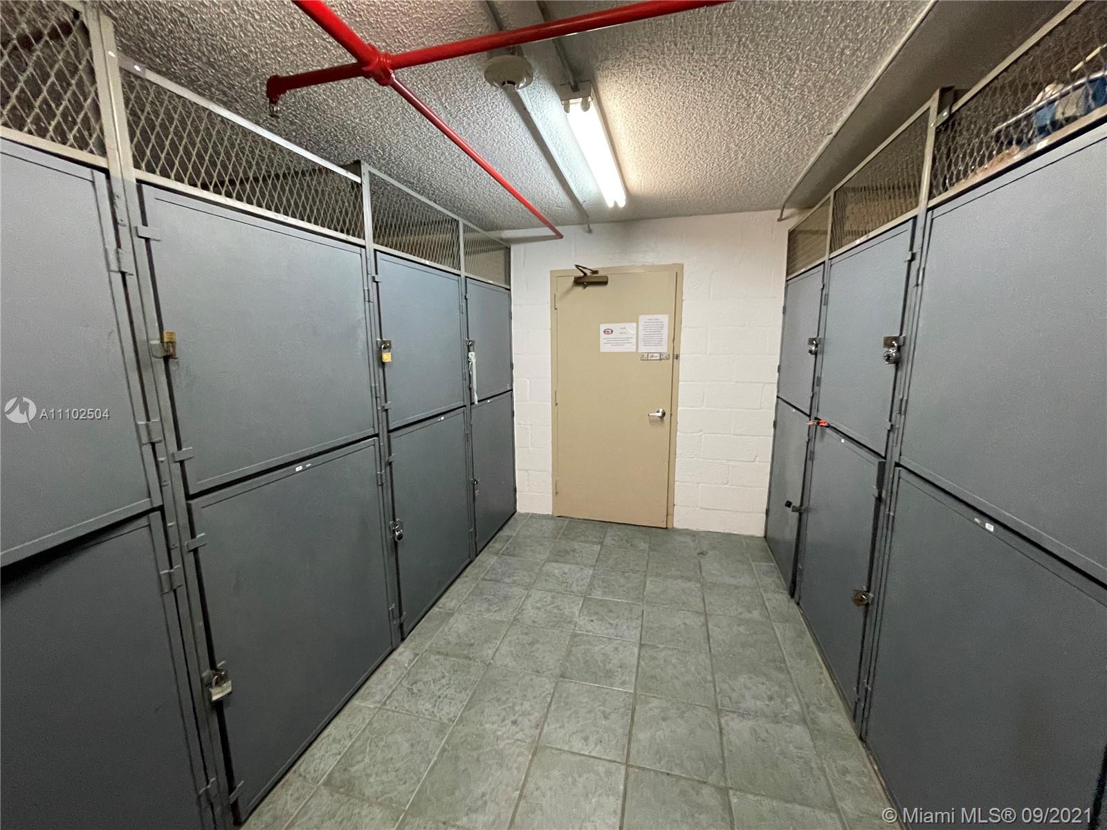 16909 North Bay Road, Unit 807 Sunny Isles Beach, FL 33160 - Photo 13 of 17 a view of entryway