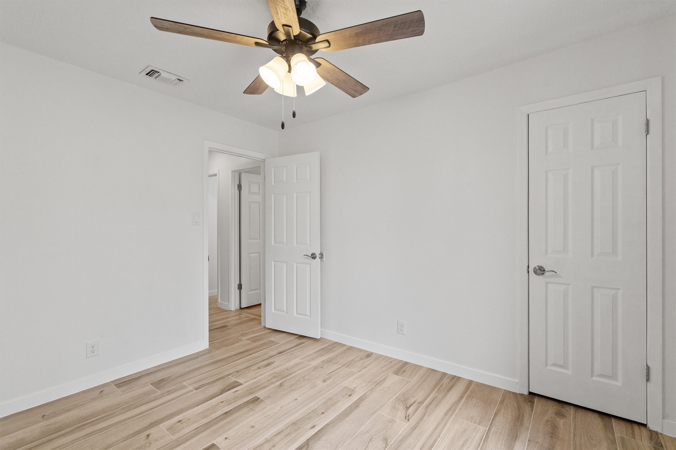 703 Huntingdon Place Austin, TX 78745 - Photo 18 of 28