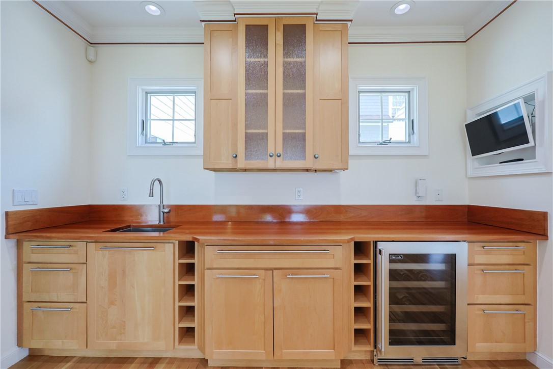181 Janice Road Warwick, RI 02886 - Photo 7 of 42 Gallery Image 7