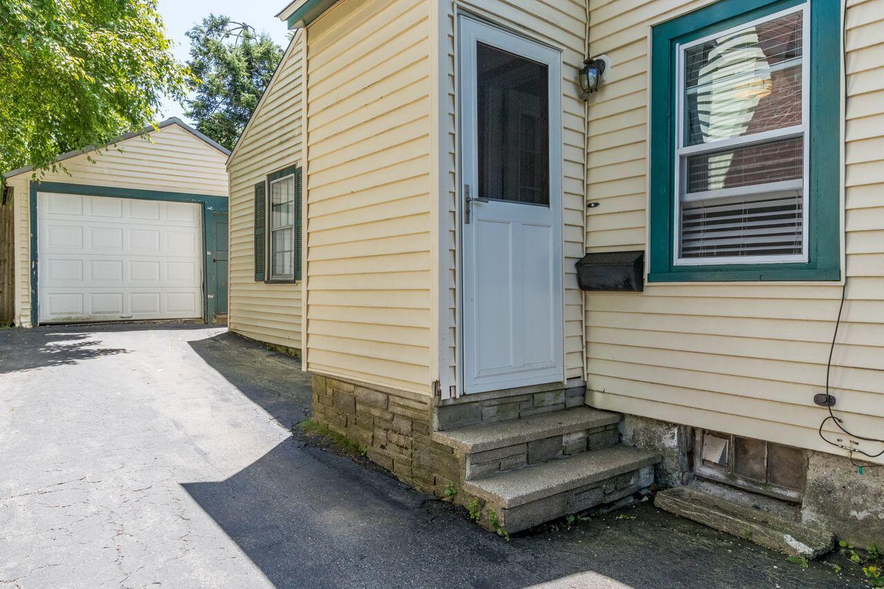 130 Colonial Road Portland, ME 04102 - Photo 4 of 49 20220621KC-71008