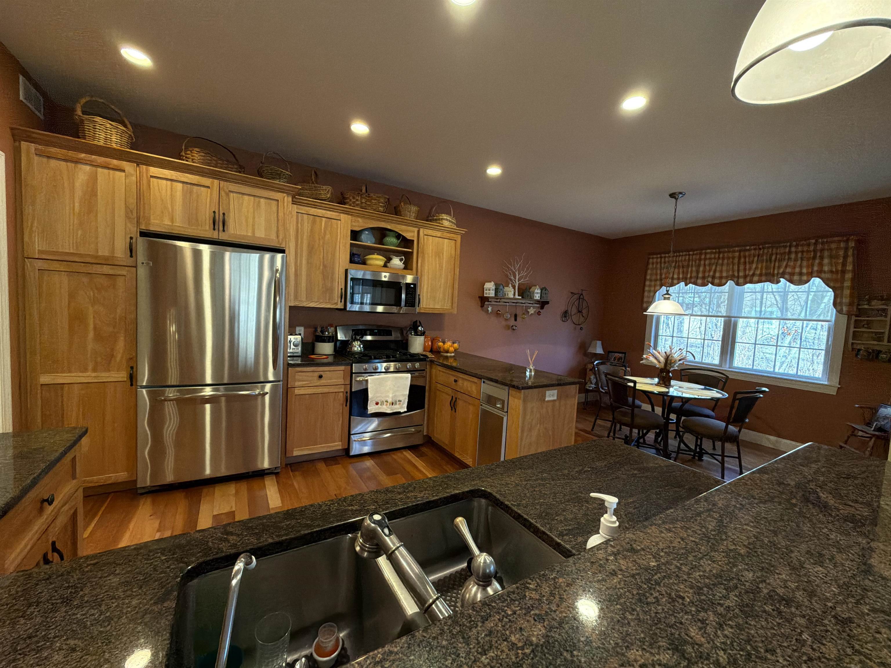 125 Carmel Place, Unit 125 Rutland, VT 05701 - Photo 4 of 40