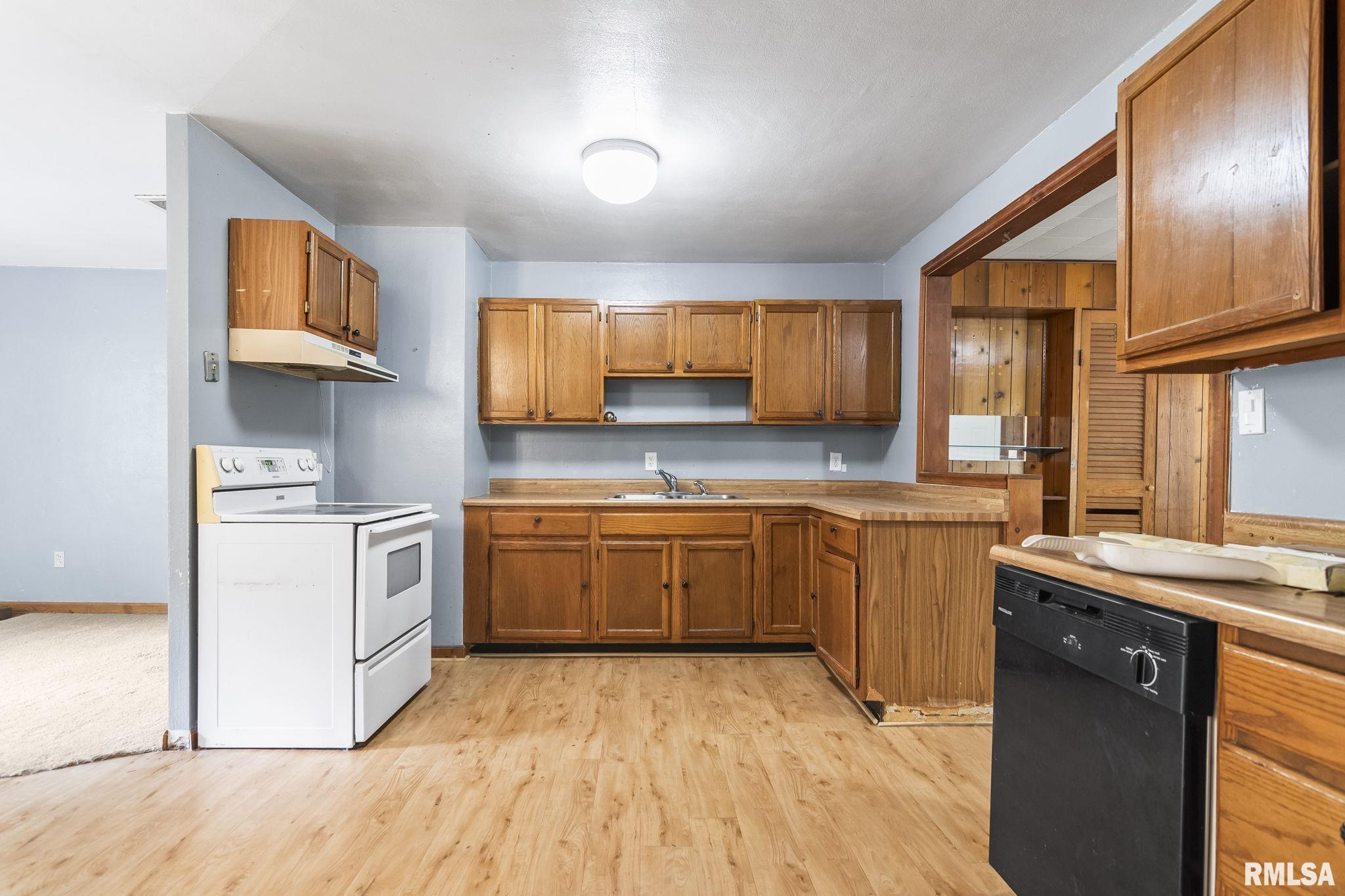 9 Bryant Lane Springfield, IL 62702 - Photo 6 of 35